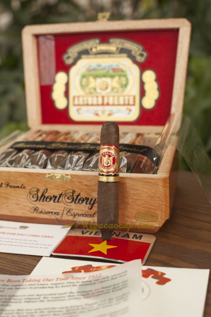 Điếu Short Story với hương vani, đường nâu, hạt và cà phê