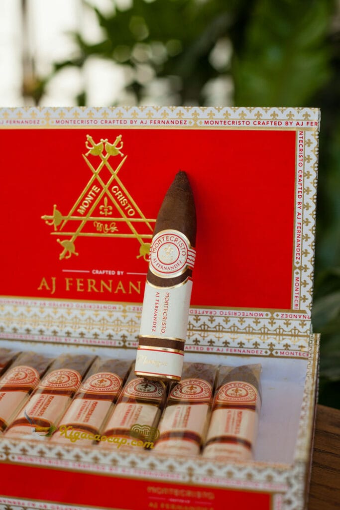 Chi tiết wrapper Montecristo Crafted by AJ Fernandez Figurado