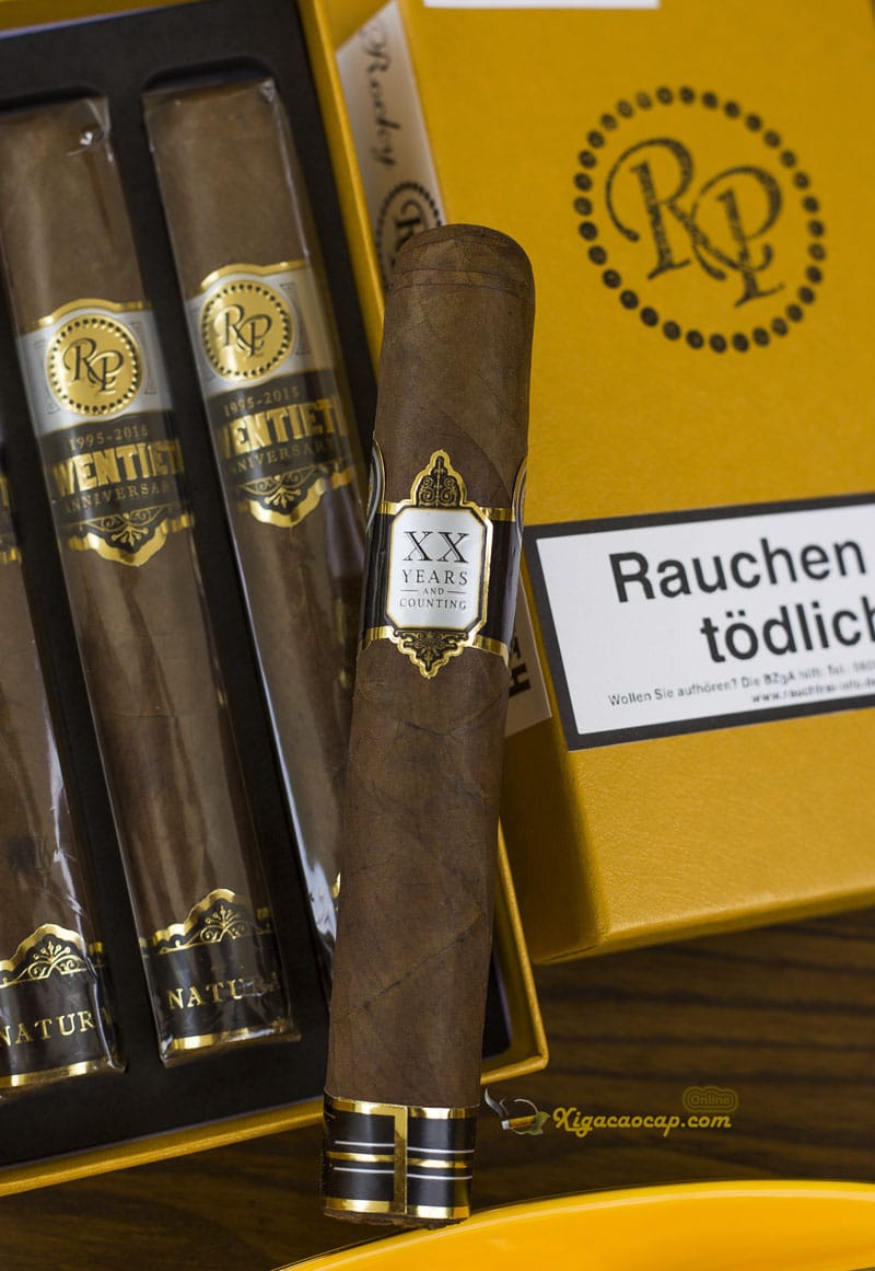 Hương vị kéo dài, mang theo hương ngọt nhẹ như caramel và kem vani, kết thúc một cách êm dịu và đầy chiều sâu