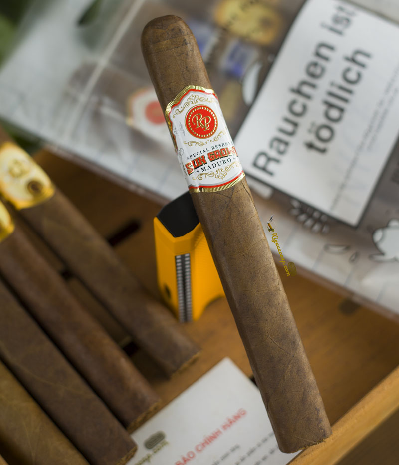 Rocky Patel Sun Grown Maduro: là lựa chọn hoàn hảo cho khói phức tạp và sâu lắng.