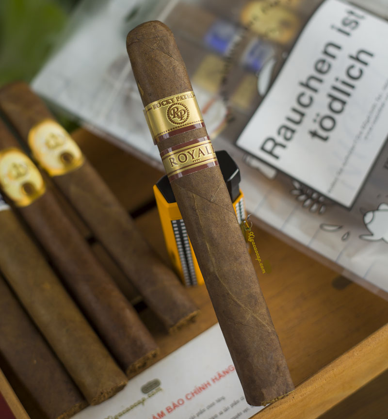 Rocky Patel Royale xì gà này là biểu tượng của sự tinh tế, và đẳng cấp