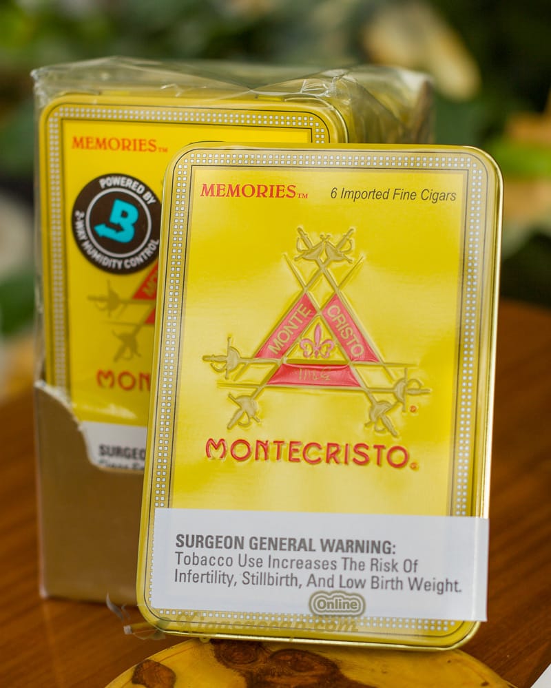 Xì gà mini hộp thiếc Montecristo Memories - 6 điếu 10 Montecristo Memories là lựa chọn hoàn hảo cho những ai yêu thích hương vị Cuba