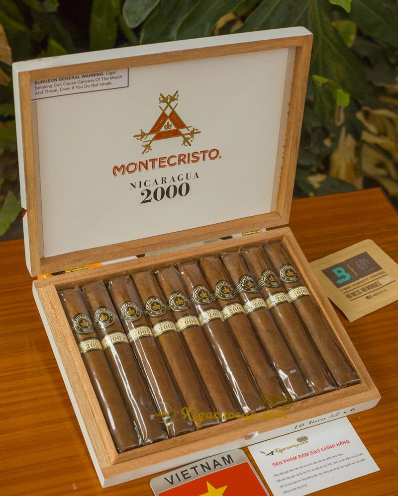 Hộp gỗ 10 điếu đem lại trải nghiệm hút đỉnh cao cho người sành xì gà.