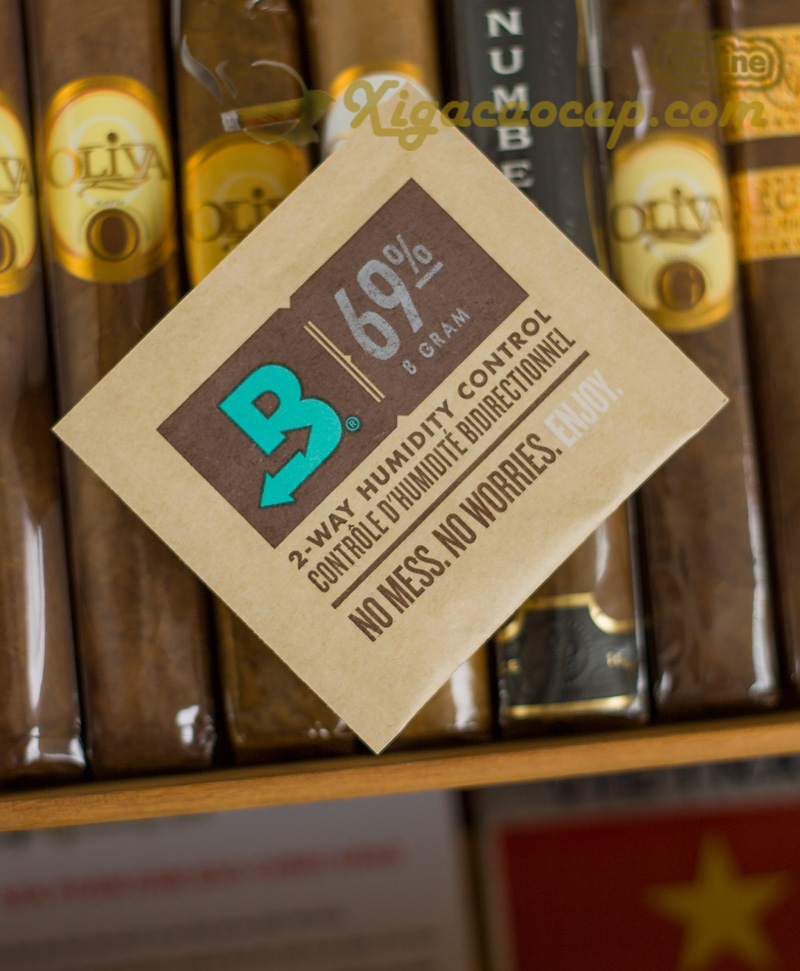 Boveda giúp bảo quản xì gà bằng cách duy trì độ ẩm ổn định 69%