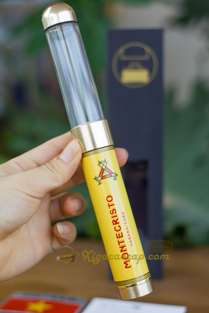 Lớp vỏ kim loại giúp chống va đập, chống ẩm và bảo vệ cigar khỏi tác động bên ngoài hiệu quả.