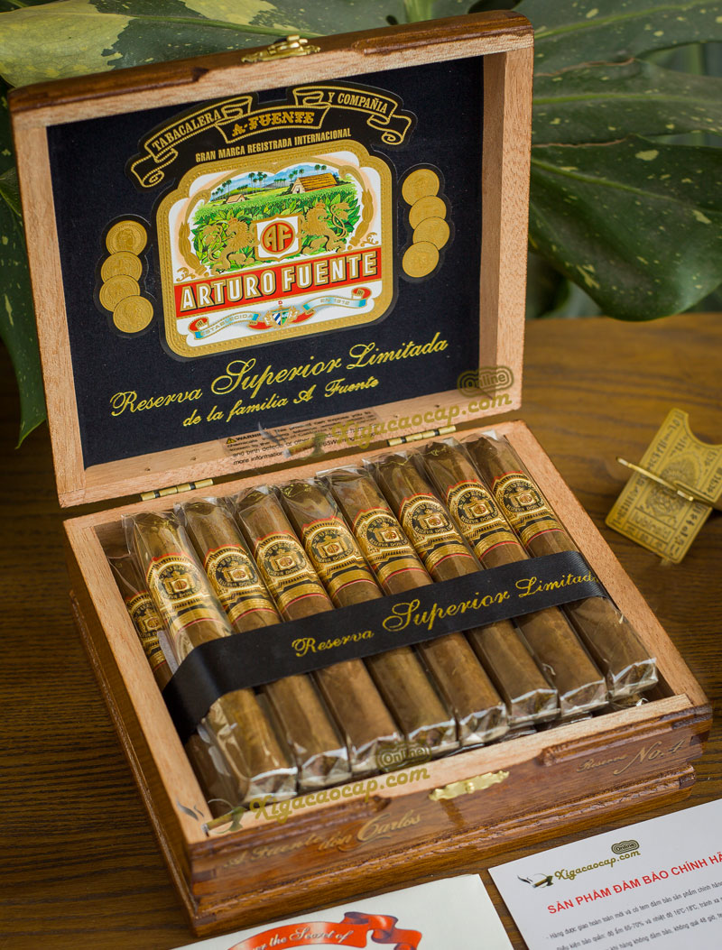 Hương vị gia vị làm bánh và cam quýt... ​​Mỗi hơi hút đều thể hiện nhiều tầng hương vị phức tạp. 