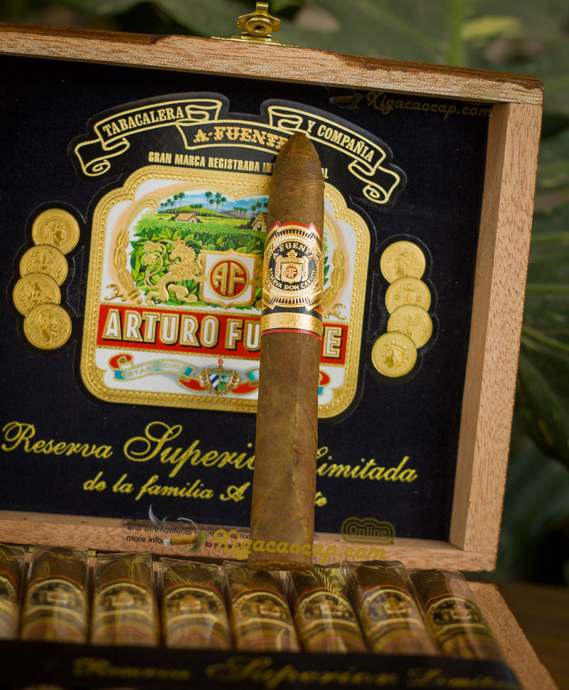 Don Carlos xếp hạng cao Top 25 Cigar of the Year #1 năm 2017