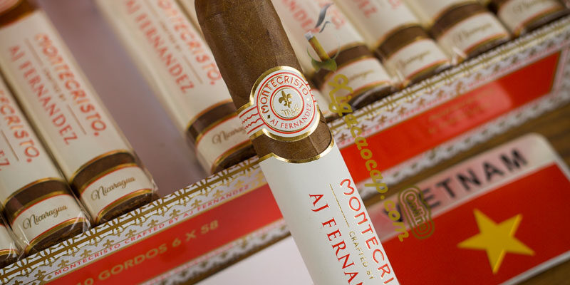 Lớp lá cuốn San Andrés của Montecristo đen bóng và mịn màng