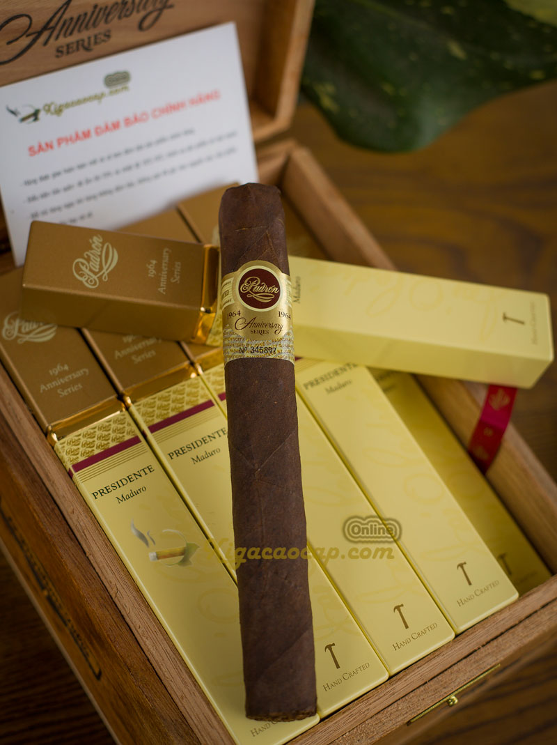 Đây là sản phẩm biểu tượng của nhà Padron, được sản xuất tại với quy trình thủ công tinh xảo