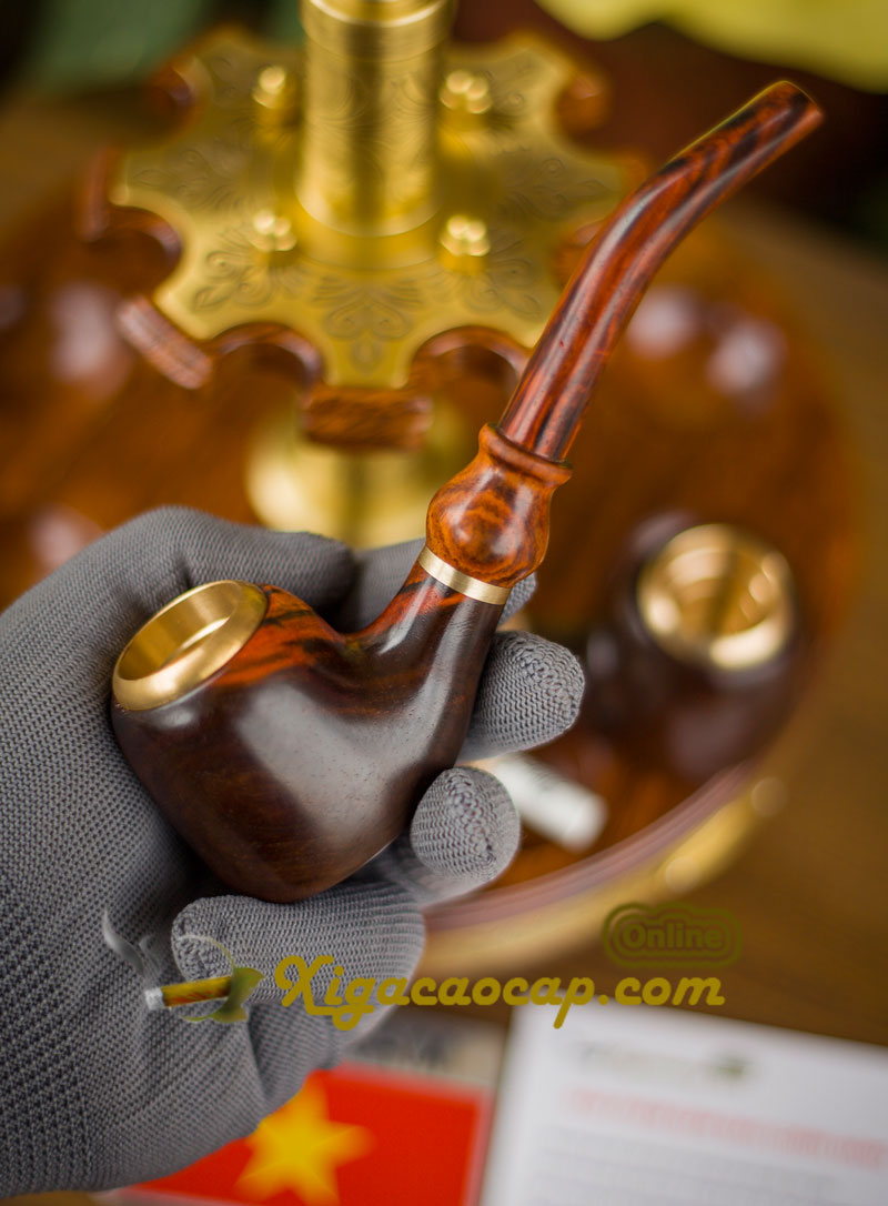 Sản phẩm cao cấp thủ công 100% từ Việt Nam, được chế tác tinh xảo từ gỗ Trắc 