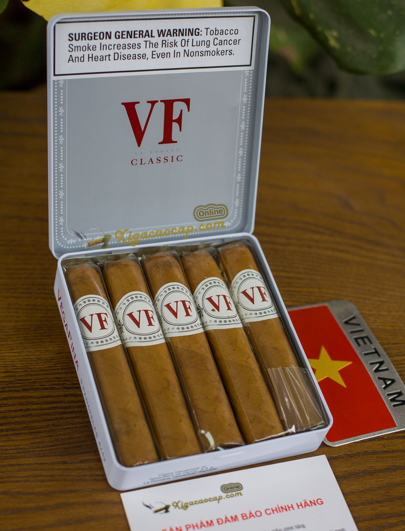 Hộp thiếc 5 điếu có kích thước lớn của VegaFina thuộc Habanos