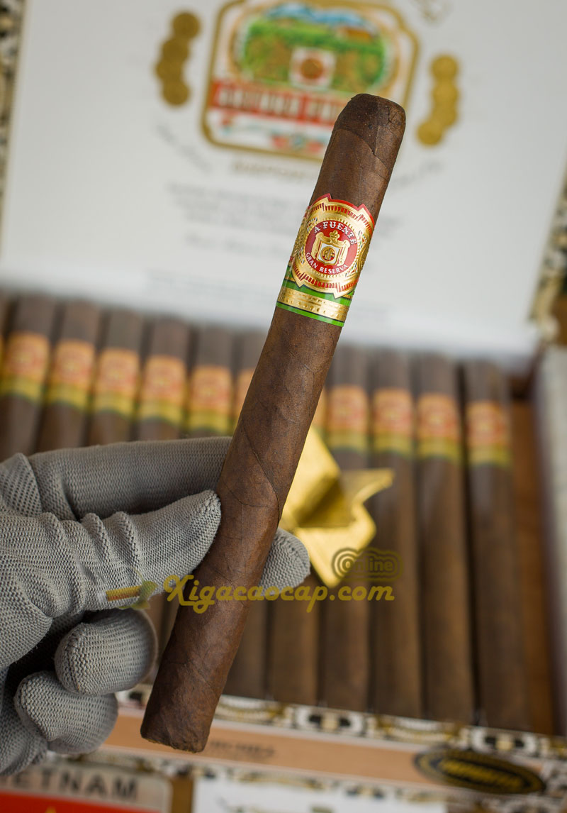 Đỉnh cao hương vị – hạnh nhân phủ sô cô la, da thuộc , siro mía, xen lẫn cam thảo đậm đà và kem béo ngậy