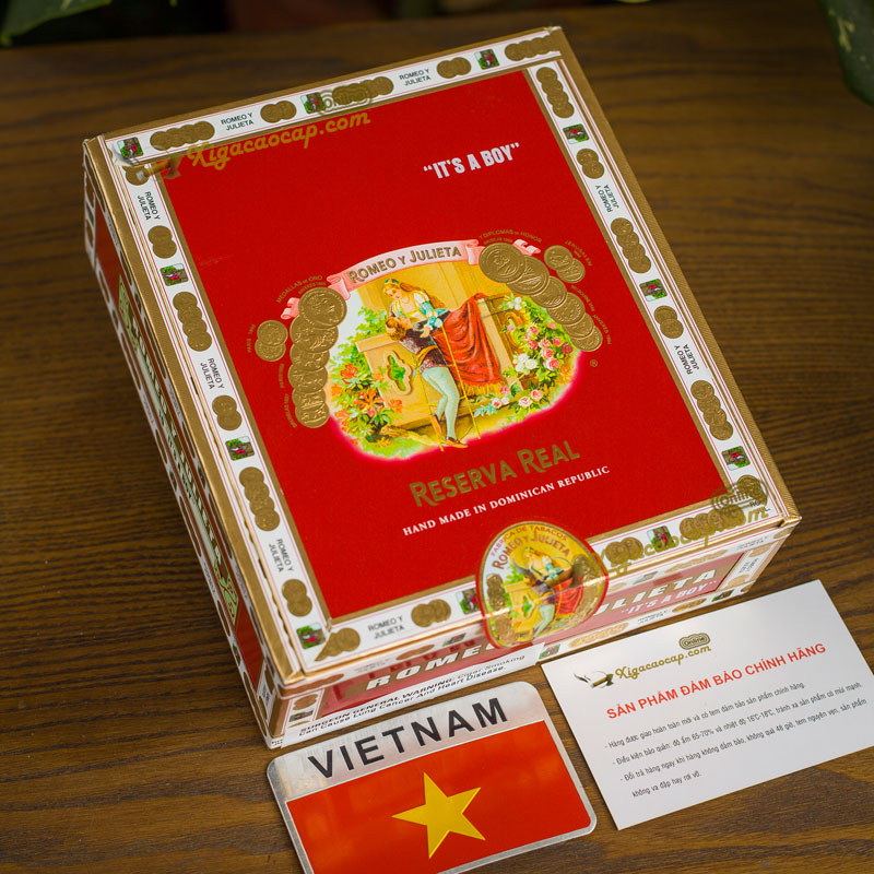 Cận cảnh hộp xì gà Romeo Y Julieta 1875 Reserva Real 10 điếu