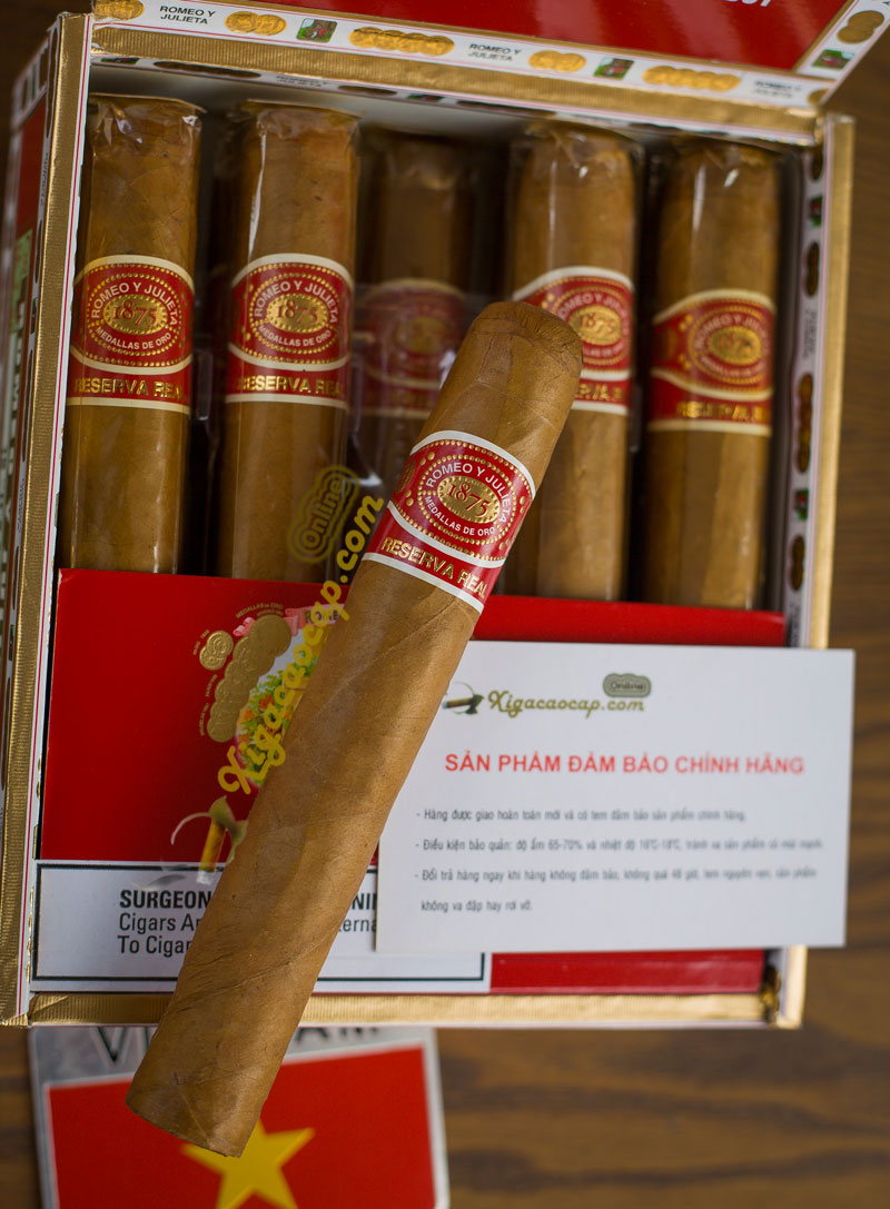 Romeo Y Julieta 1875 Reserva Real hộp 10 điếu mang đến trải nghiệm hút êm ái, mượt mà