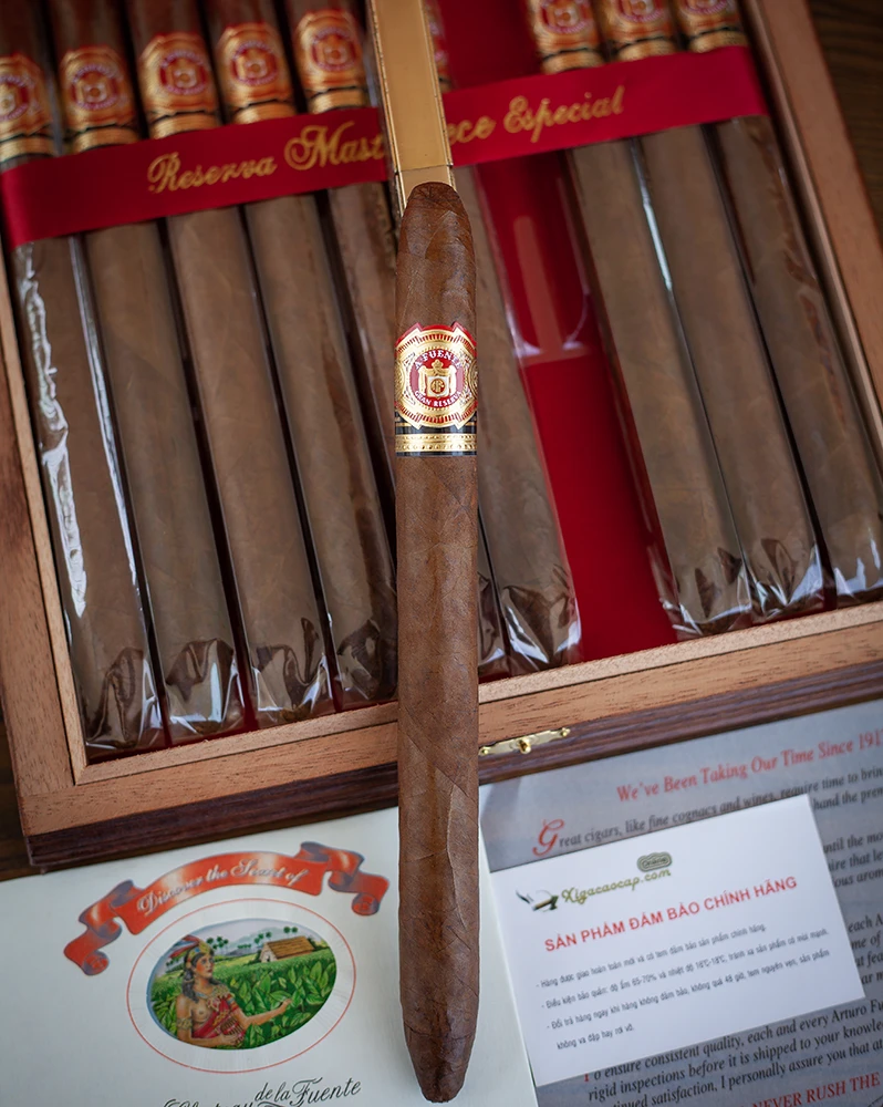 Điếu Arturo Fuente Hemingway Masterpiece Figurado 9x52