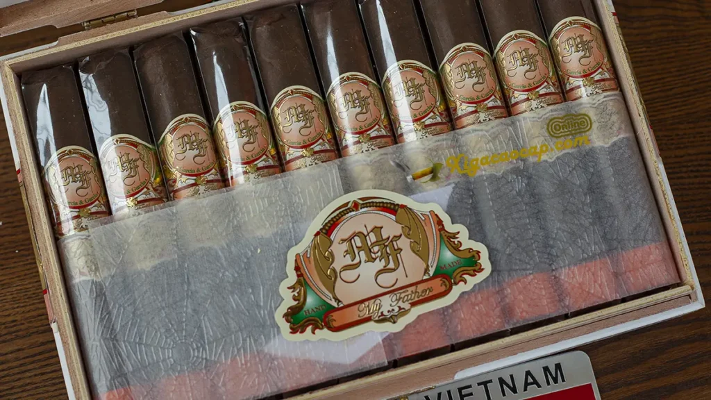 Chi tiết các điếu xì gà My Father Le Bijou 1922 Grand Robusto trong hộp