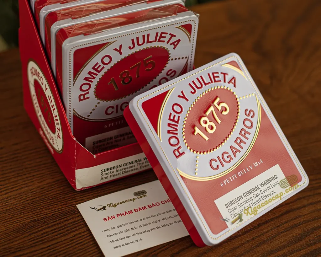 chi tiết hộp thiếc romeo y julieta 1875 petite bully