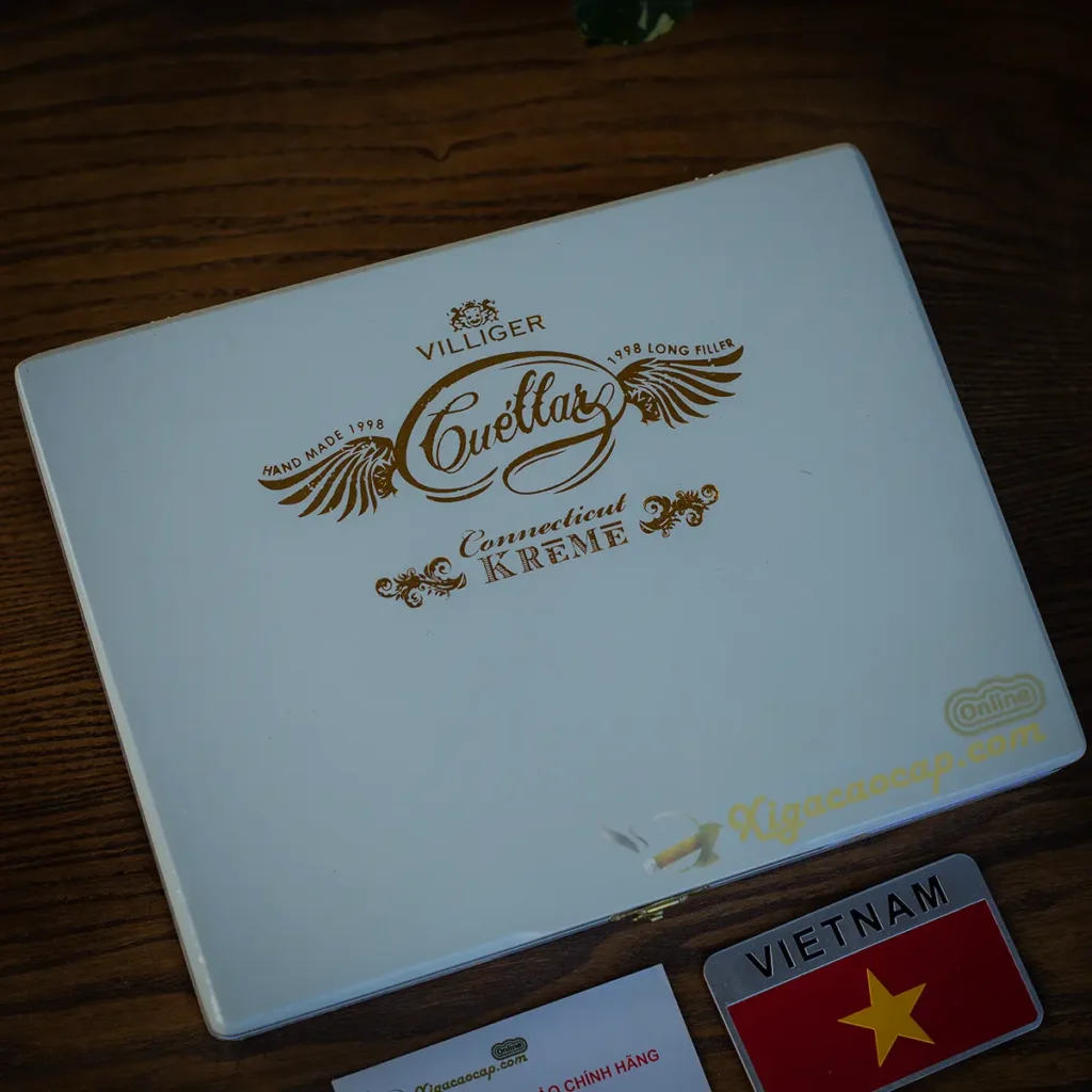 Hộp gỗ màu trắng bên ngoài xì gà Villiger Cuellar Connecticut Kreme Toro Gordo