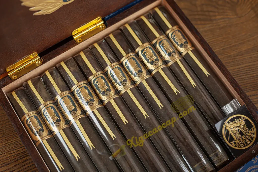 Khay xếp 10 điếu xì gà Undercrown 10 Smoke-onos 2025 Edition Churchill nguyên vẹn.