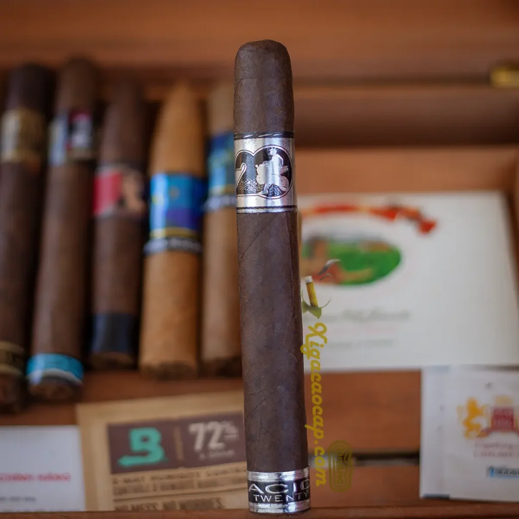 Cận cảnh lá wrapper San Andres Maduro sẫm màu của xì gà ACID 20 Toro