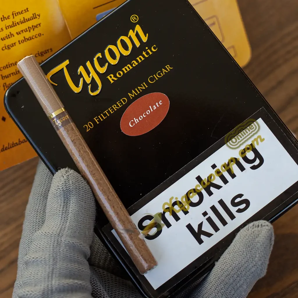 Chi tiết điếu xì gà Tycoon Chocolate đặt trên hộp thiếc