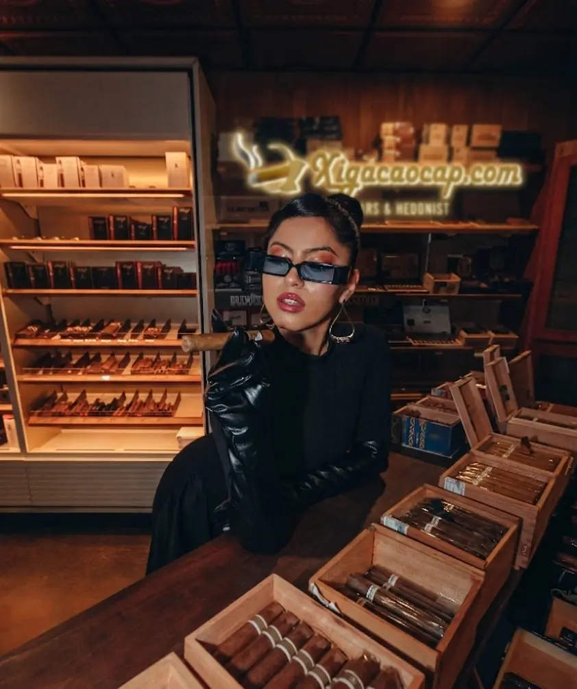 Tủ humidor bảo quản xì gà Cuba chính hãng cao cấp