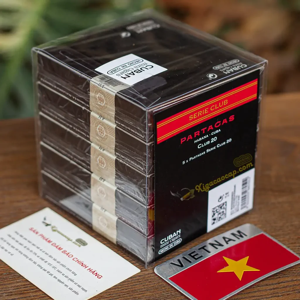 Một cây Xì Gà Mini Partagas Club gồm 5 hộp, tổng cộng 100 điếu cigar mini Cuba chính hãng.