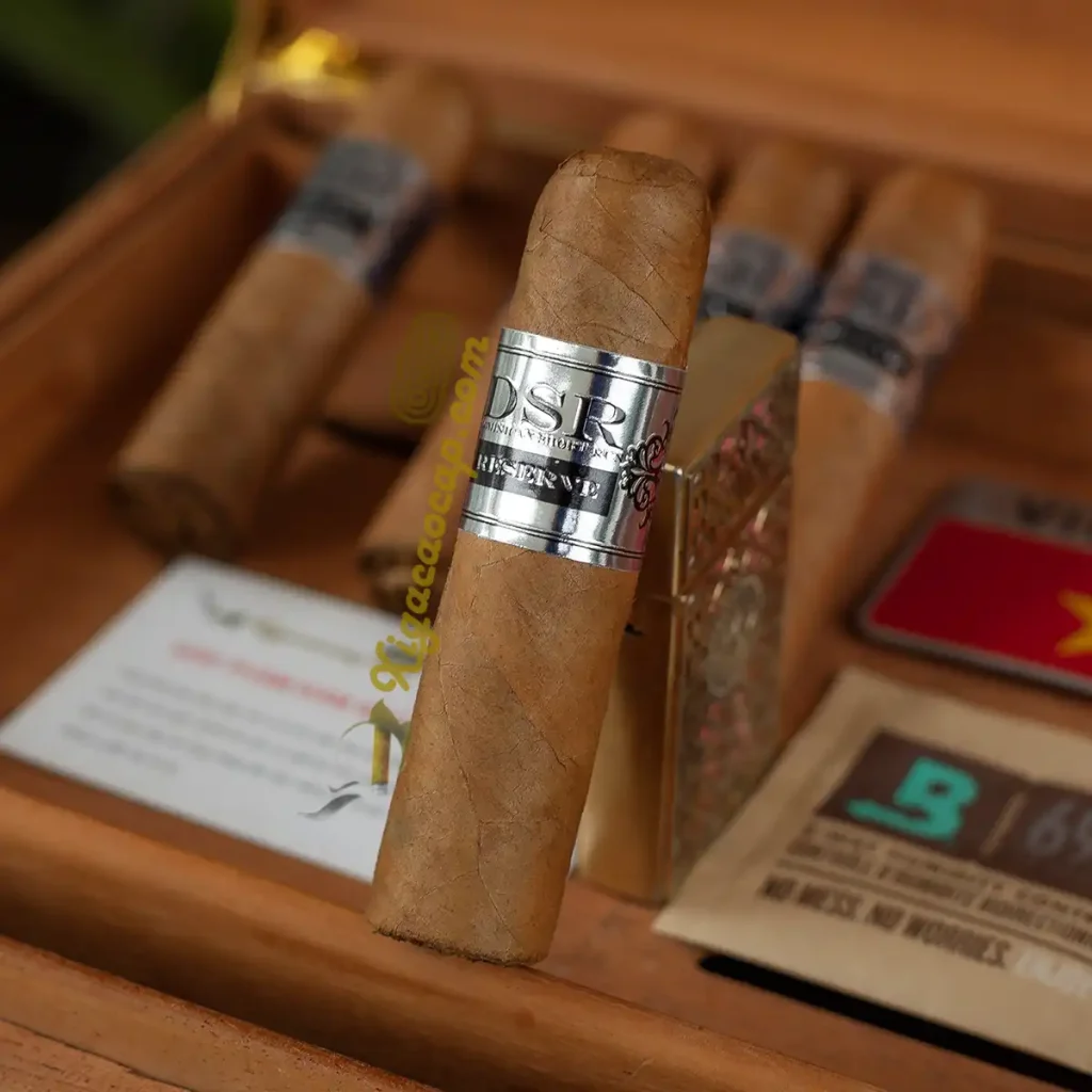 Cận cảnh cấu trúc lá wrapper và vòng ring 60 của xì gà Dominican Short Run Reserve
