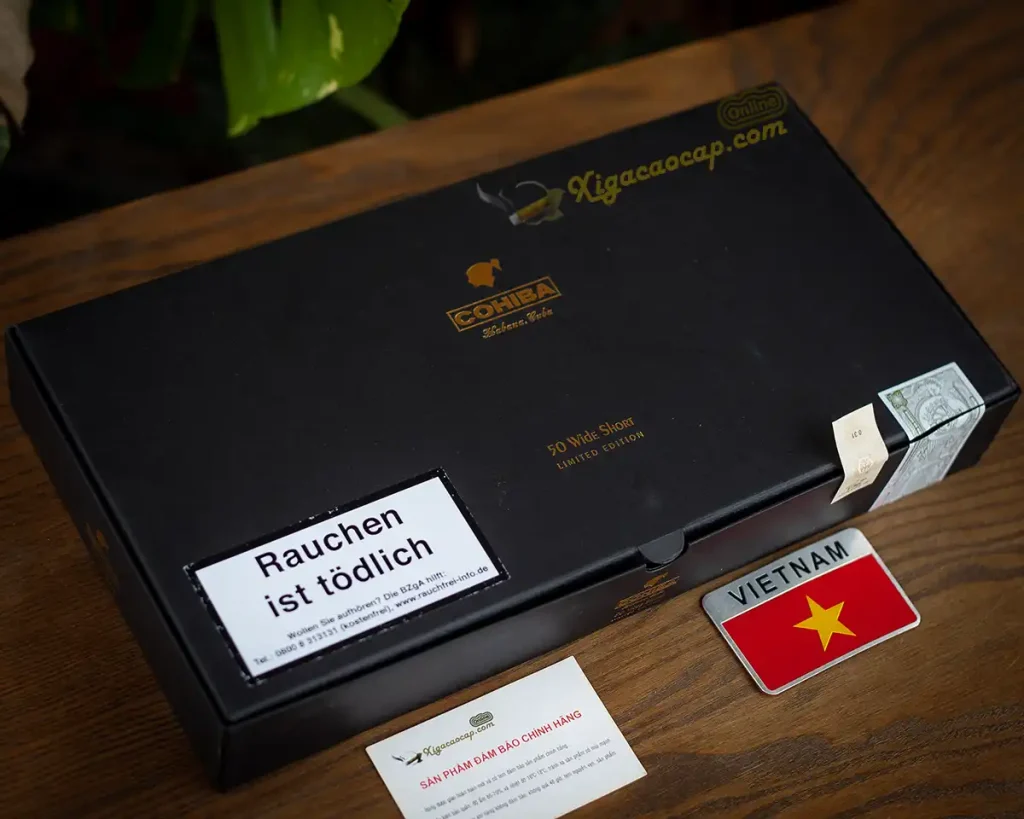 Hộp giấy bảo vệ bên ngoài của xì gà Cohiba Wide Short 50 Humidor 2024