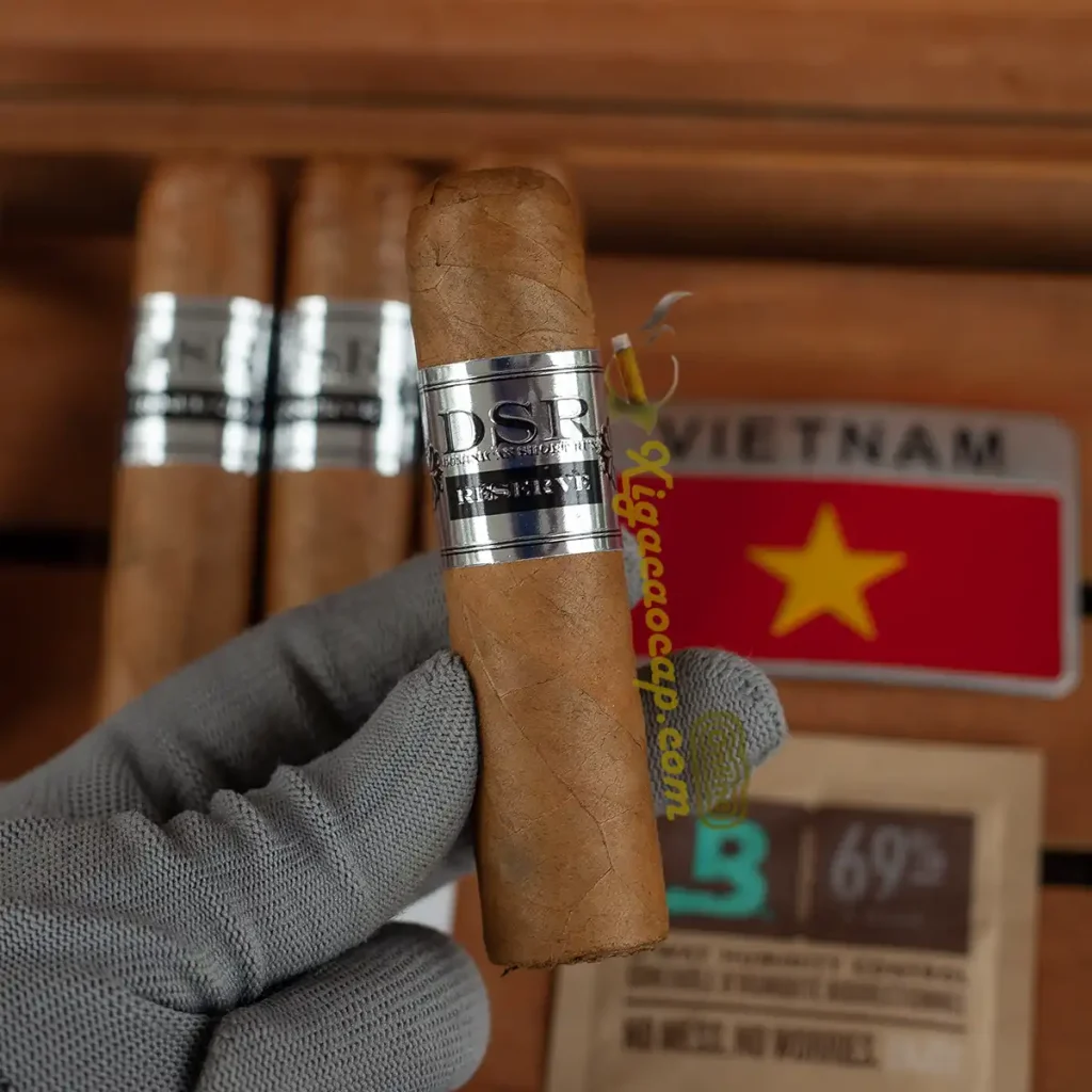Trải nghiệm trên tay xì gà Dominican Short Run Reserve vòng ring 60 đầm tay