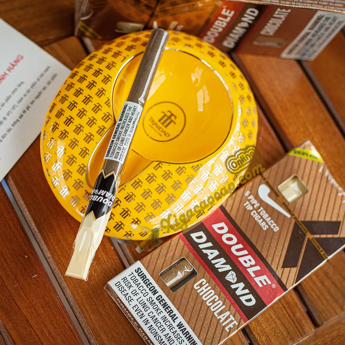 Dieu xi ga Double Diamond Chocolate dau nhua plastic tip tren gat tan