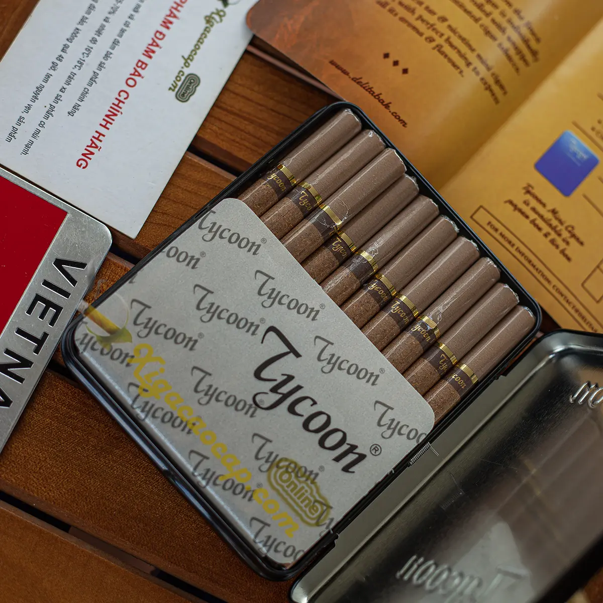 Cận Cảnh 20 Điếu Xì Gà Tycoon Mini Coffee Có Đầu Lọc Trong Hộp Thiếc
