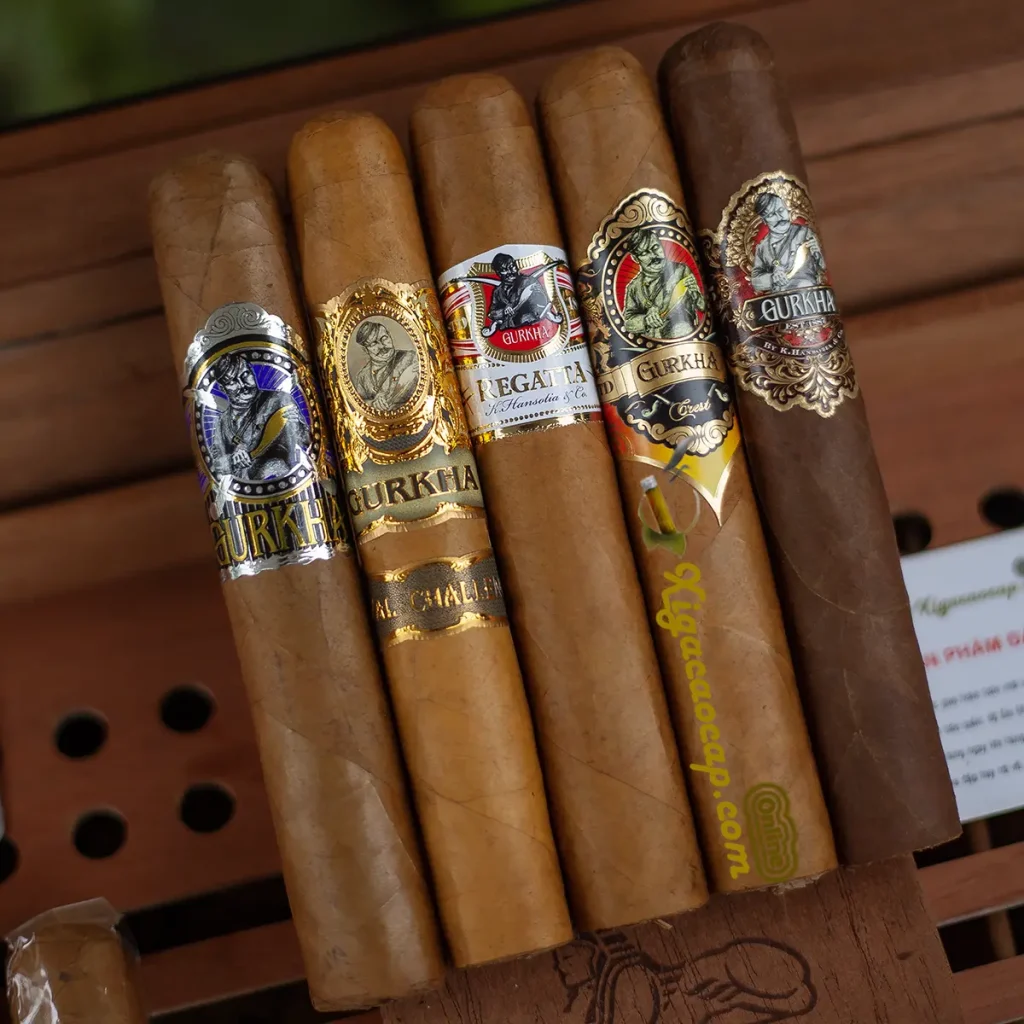 Bộ sưu tập 5 điếu xì gà Gurkha các loại bảo quản trong hộp humidor