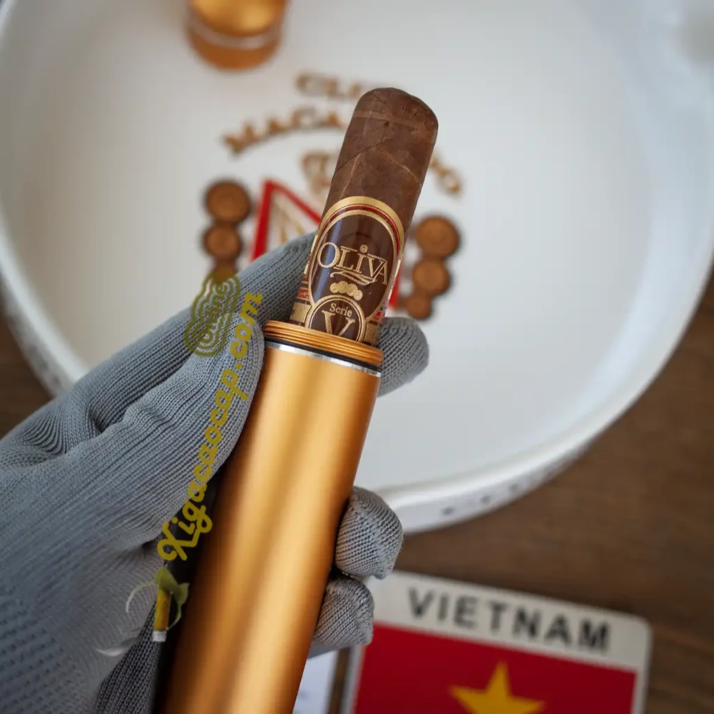 Ong dung xi ga tubos nhom chua vua dieu cigar ring size 54