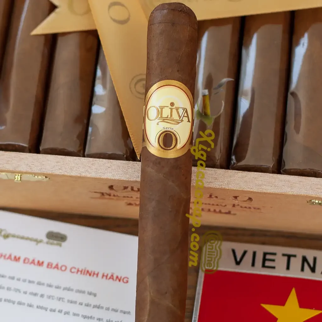 Tem nhan nhan hieu xi ga Oliva Serie O Churchill chinh hang