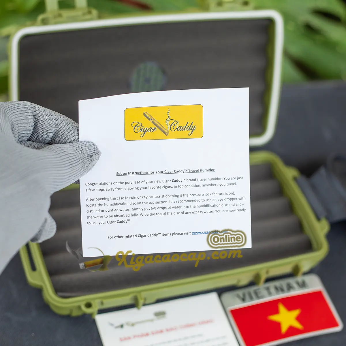 Tem mác chính hãng trên hộp đựng Cigar Cầm Tay Du Lịch Cigar Caddy