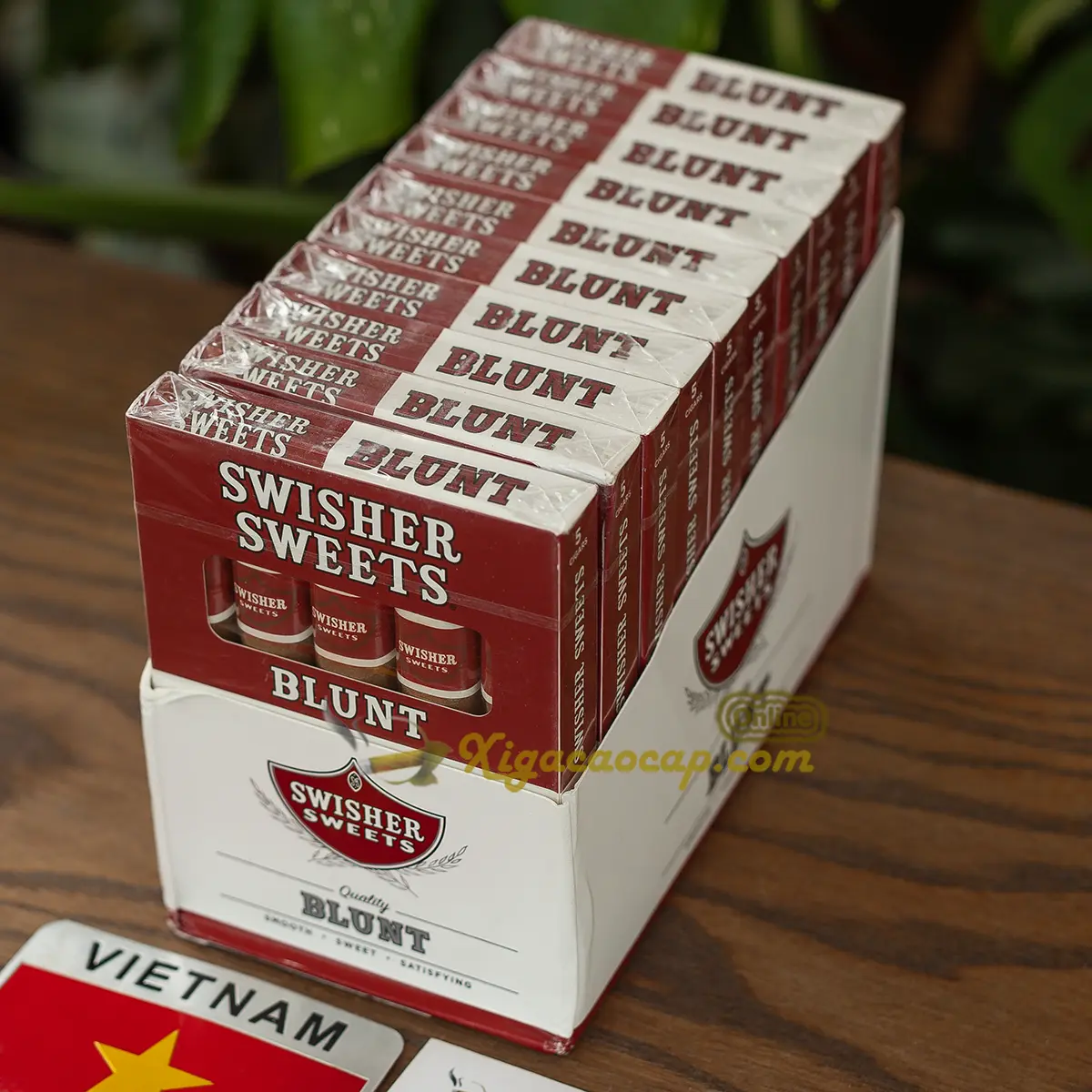 Cây xì gà Swisher Sweets Blunts nguyên hộp chứa mười gói nhỏ theo quy cách đóng gói tiêu chuẩn của nhà sản xuất.